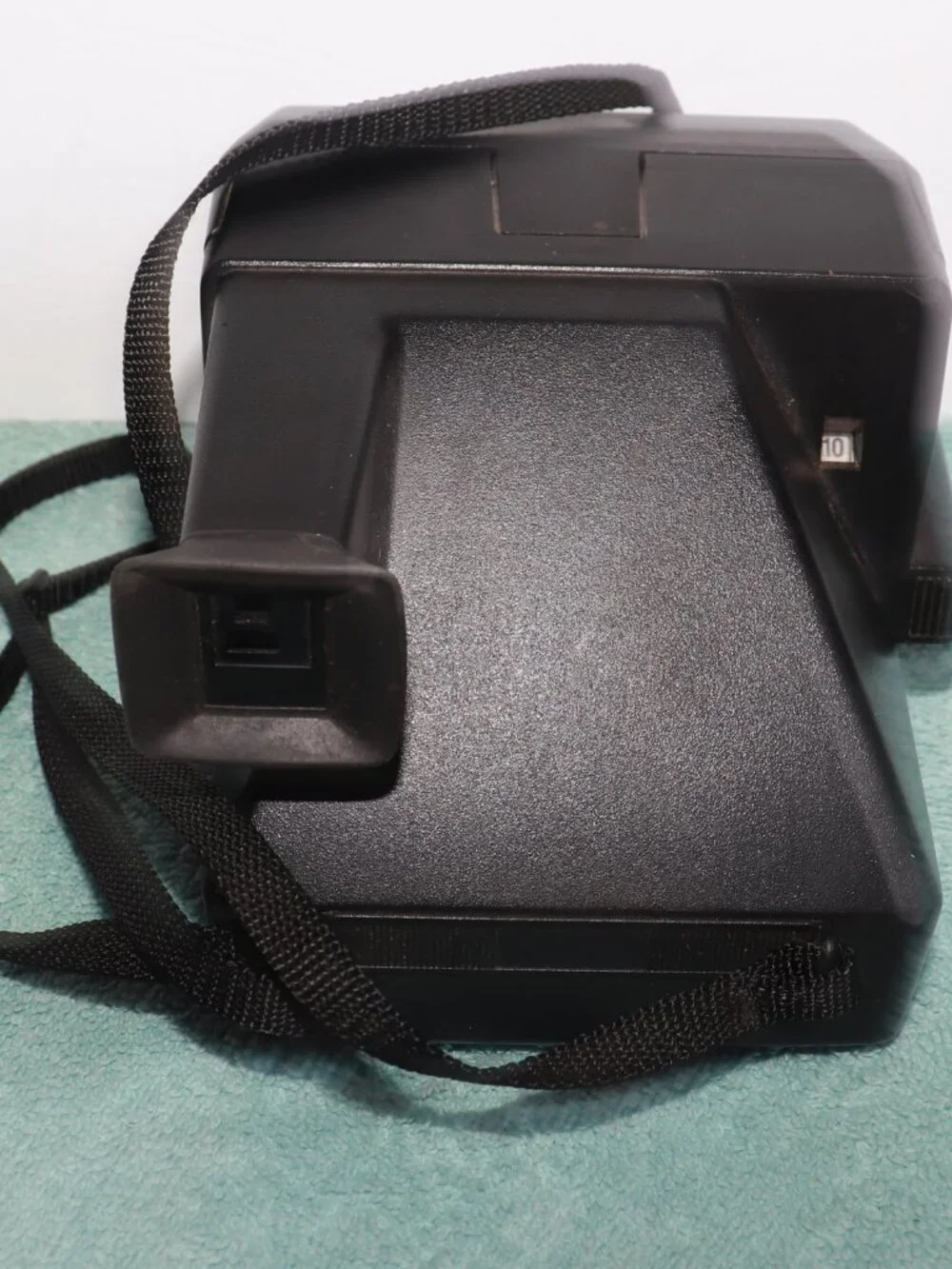 VTG Polaroid Sun 600 LMS Land Camera Instant Film Camera with Strap UNTESTED